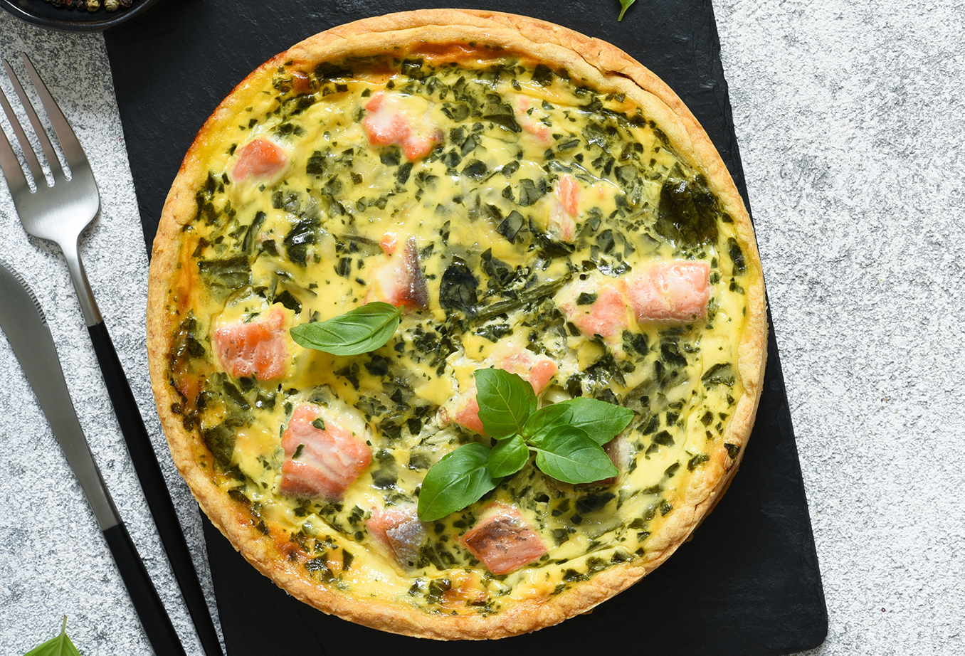 Une délicieuse tarte au saumon et épinards pour régaler 6 personnes !