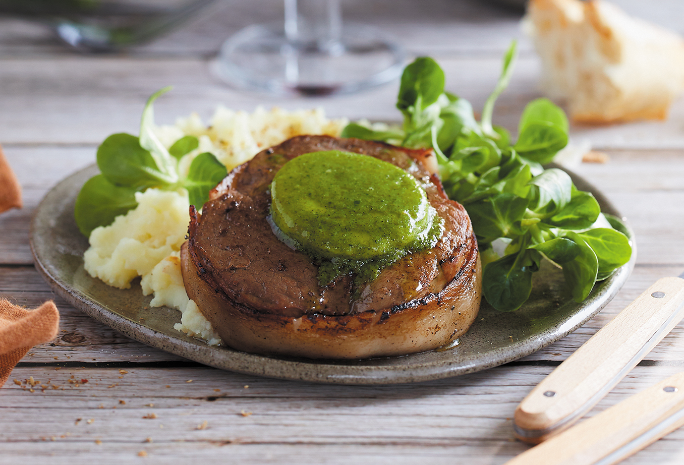 Tournedos de bœuf et beurre persillé