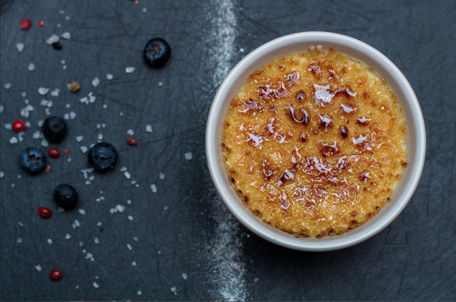 La crème brulée au chocolat noir praliné